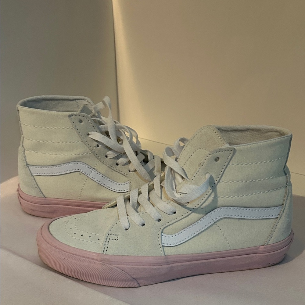 Vans size 8 women’s High-Top Cream Color Sneakers with Pink Soles